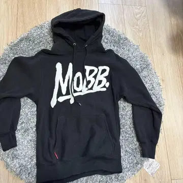 MOBB. 로고 블랙 후드티 새상품급