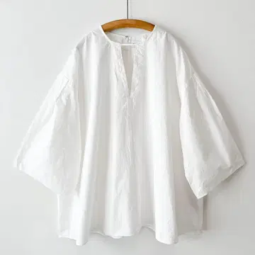 MANOF CLANE 볼륨 슬리브 스모크 탑 오버 사이즈 화이트