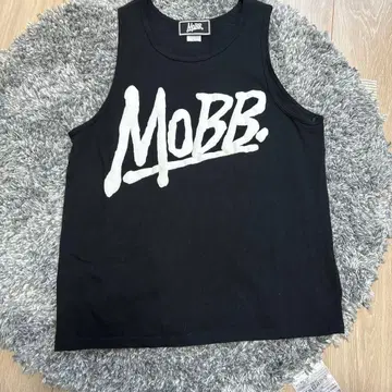 MOBB. 블랙 탱크탑 컨디션 최상