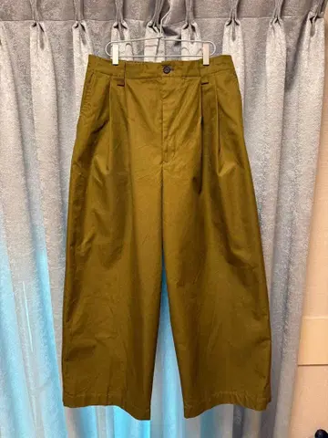 올리브 그린 와이드 팬츠