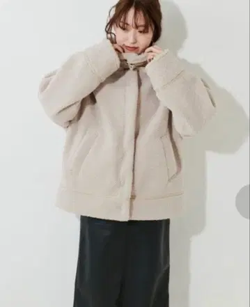 새상품 디스코트 스웨이드 절개 봄버 자켓 보아 라이트 베이지