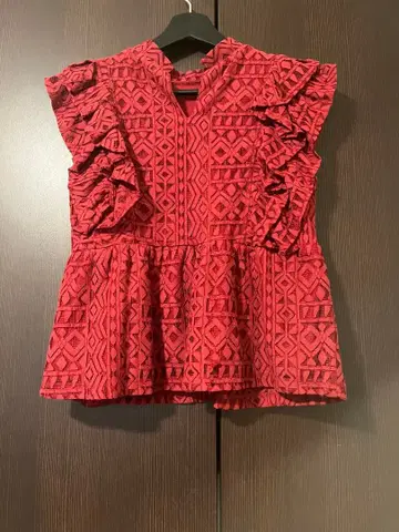 빨간색 프릴 페플럼 반팔 상의