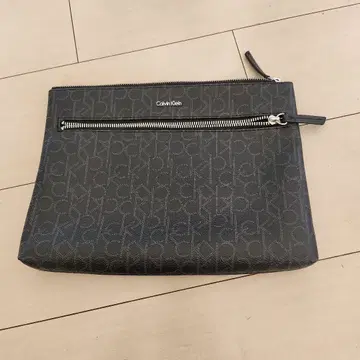 캘빈 클라인 클러치백 블랙