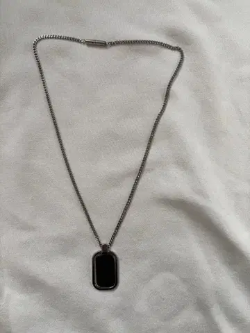 Calvin Klein 실버 메쉬 디자인 목걸이