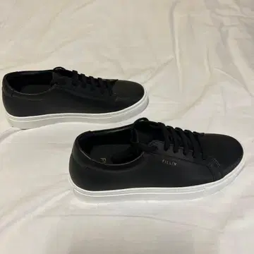 FILLIN 블랙 스니커즈