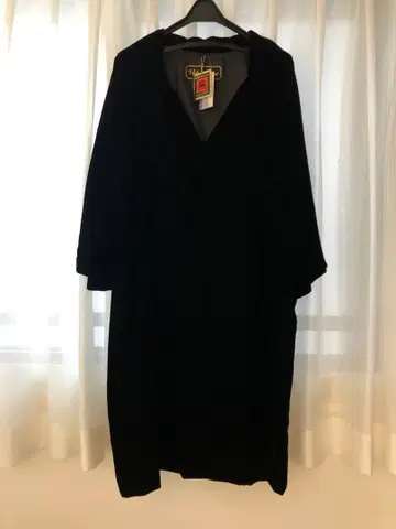 AGEHARA 벨벳 롱 코트 블랙