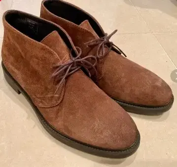 브라운 스웨이드 처카 부츠