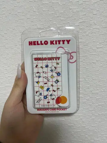 HELLO KITTY MAGSAFE CARD POCKET
