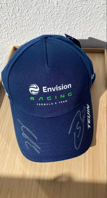 레어 Envision Racing Formula E team 사인 포함