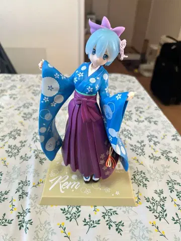 렌 피규어 꽃무늬 기모노