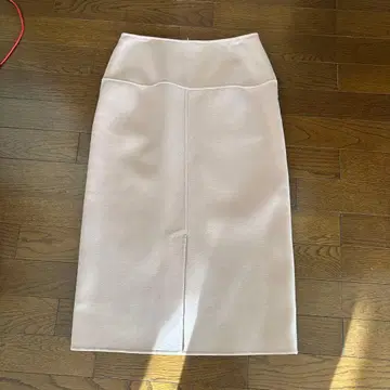 드로어 라이트 베이지 타이트 스커트 무릎 기장