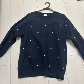 Champion 네이비 크루넥 맨투맨