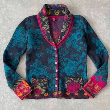 새상품급 이브코 우먼 IVKO WOMAN 숄카라 가디건