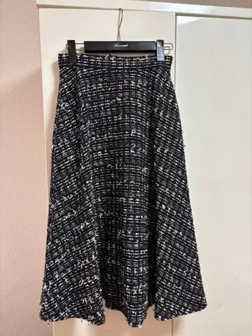 새상품급 AVENIRETOILE 플레어 스커트 블랙/화이트 트위드