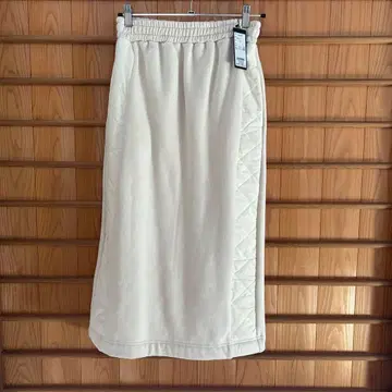 새상품 파시오네 펜슬 스커트 38 사이즈