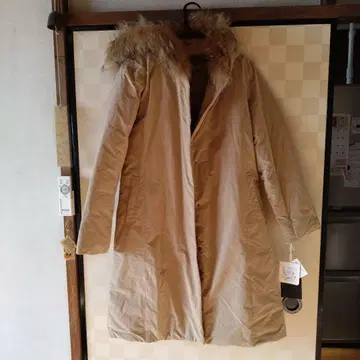 퍼 달린 다운 자켓 베이지 사이즈 40