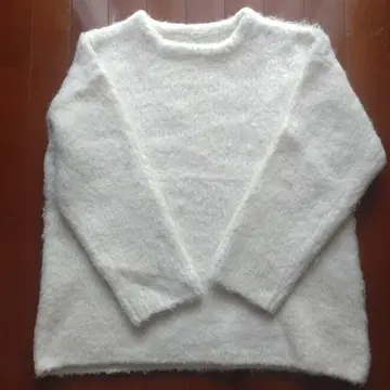 포근포근 화이트 니트 스웨터