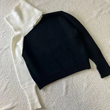 Anela Tokyo 터틀 오프숄더 니트 블랙 x 화이트