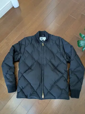 Crescent DownWorks 블랙 다운 자켓 M