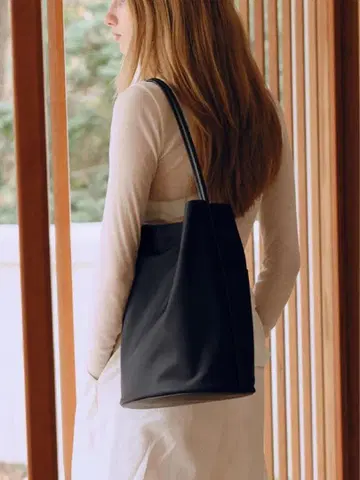 ROH SEOUL 미디엄백 나일론 숄더백 블랙