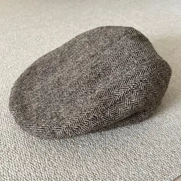 헤링본 무늬 헌팅 모자 브라운 계열
