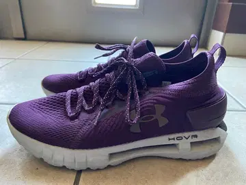 언더아머 HOVR 러닝화