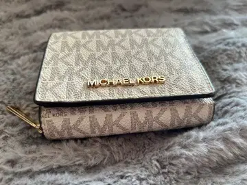 MICHAEL KORS 3단 폴더형 지갑 베이지 계열