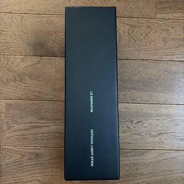 LE SSERAFIM OFFICIAL LIGHT STICK