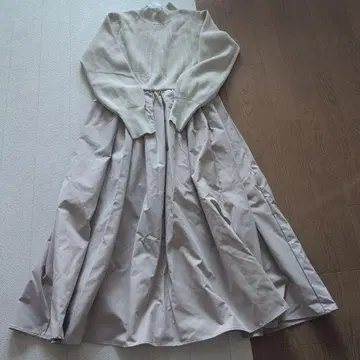 OPAQUE CLIP 긴팔 티셔츠와 스커트 세트 베이지 택 포함 새상품