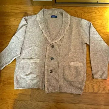 베이지 숄카라 스웨터