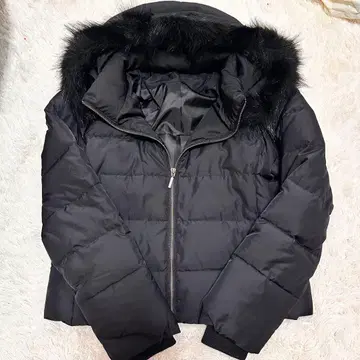 RESEXXY 퍼 포함 블랙 다운 자켓