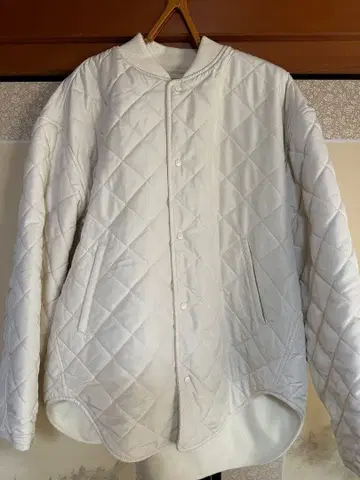 AZUL 리버서블 화이트 퀼팅 자켓