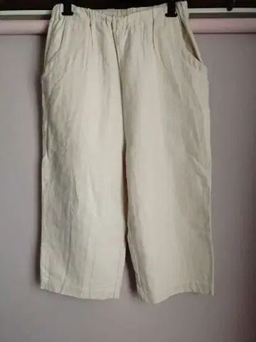 크림색 캐주얼 팬츠