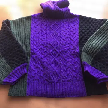 쥬에티 보라색 그린 케이블 짜임 니트 스웨터