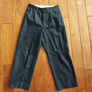 YAECA 턱 스트레이트 데님 팬츠