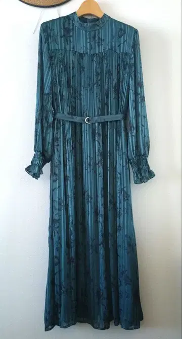 a.v.v 틸 꽃무늬 맥시 드레스