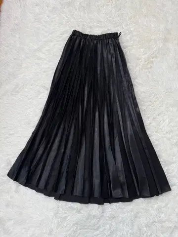 UN3D. 아쓰리드 오리가미 플리츠 롱 스커트 블랙