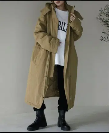 베이지 후드 부착 모즈 코트