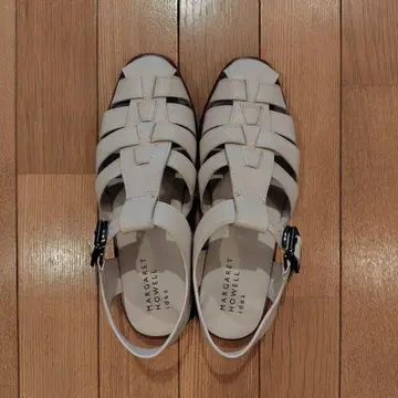 MARGARET HOWELL 아이보리 샌들 23