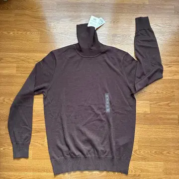 UNIQLO 엑스트라 파인 메리노 터틀넥 스웨터 M 브라운