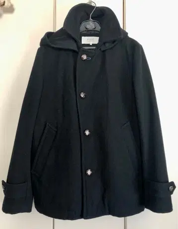 블랙 후드 부착 울 코트