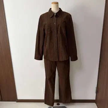 새상품급 레리안 2pc 세트 셋업 상의 블라우스 팬츠 자수