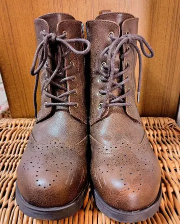 maRe maRe 레이스업 부츠 브라운