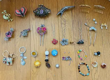 머리 장식 액세서리 여러 세트 / 눈에 띄는 흠집이나 얼룩 없음