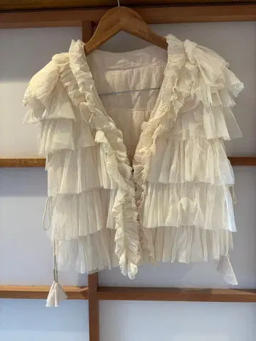 TUHARU 티어드 프릴 베스트