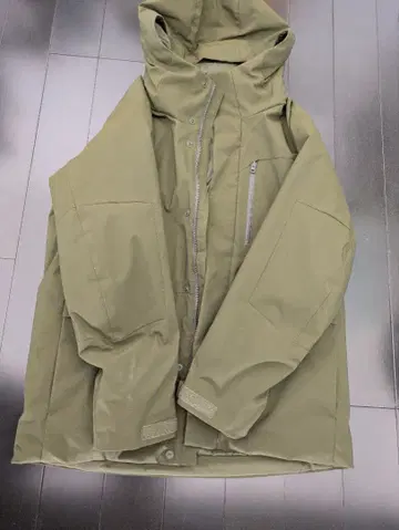 UNIQLO 다운 자켓 올리브 그린