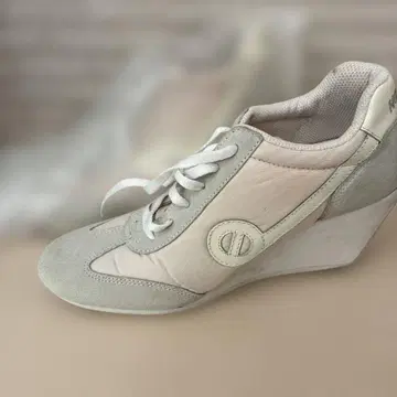 노네임 화이트 그레이 웨지솔 스니커즈