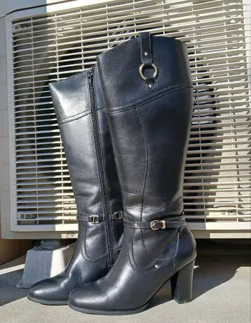 블랙 가죽 롱 부츠 중간 굽