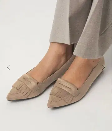 green label relaxing 포인티드 퀼트 플랫슈즈