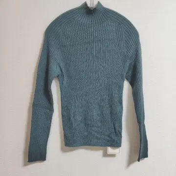 [미사용 새상품 택 포함] 울 하이넥 스웨터 그린